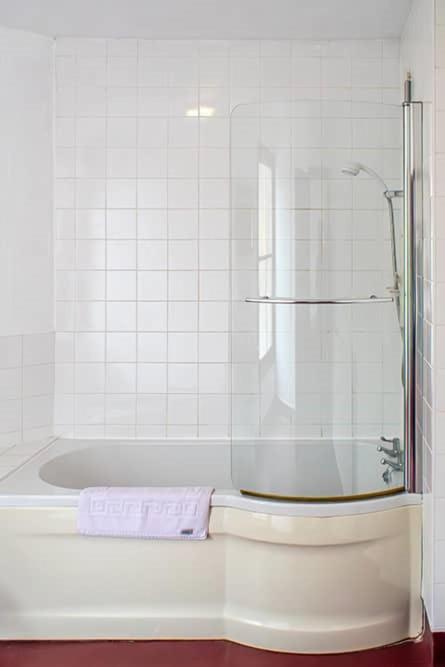 The George Hotel Chatteris Екстериор снимка